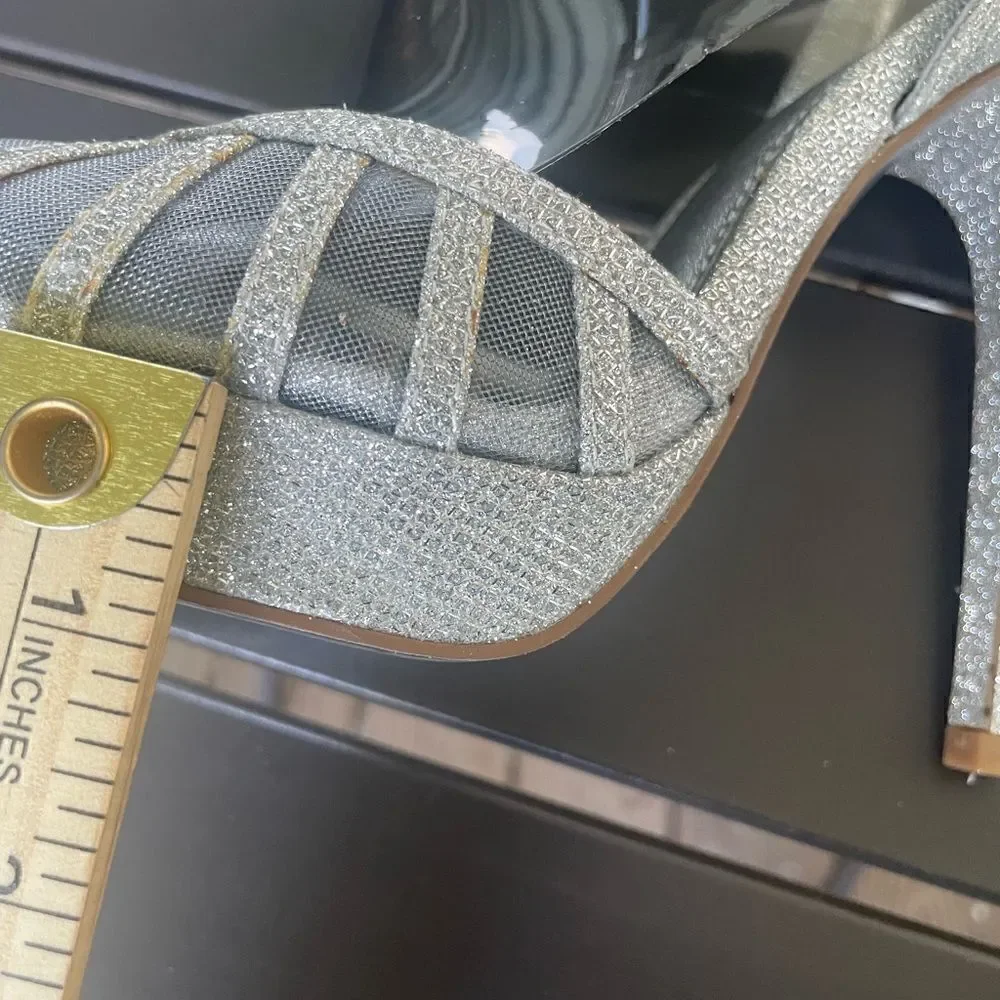 New Adrianna Papell Silver Mesh Platform Metallic Peep Toe Heels Size 7M